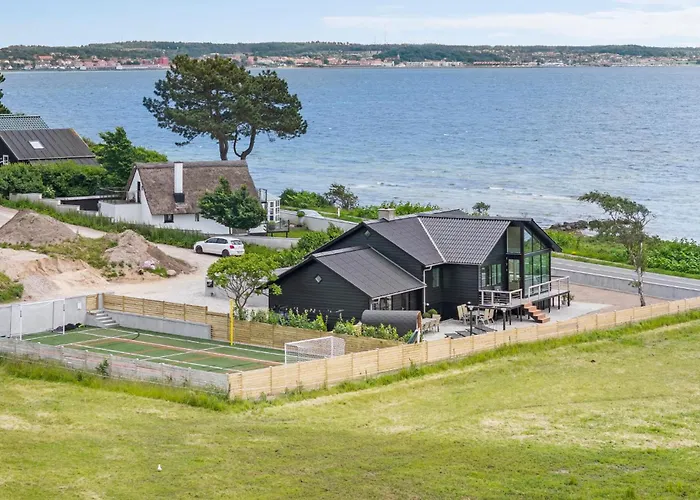 7 Bedroom Cozy In